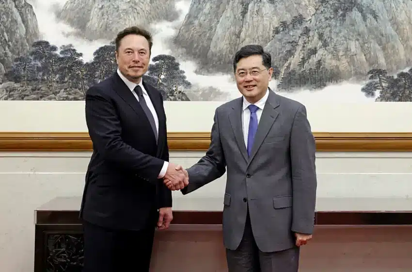 马斯克飞抵北京会见秦刚,据报反对美中两国“脱钩断链”