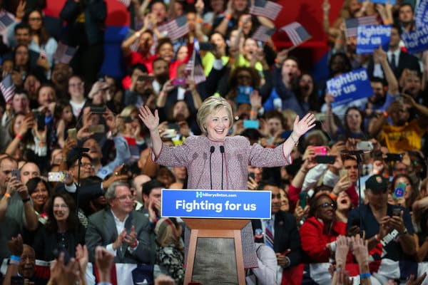  纽约州初选：特朗普希拉里轻松胜出