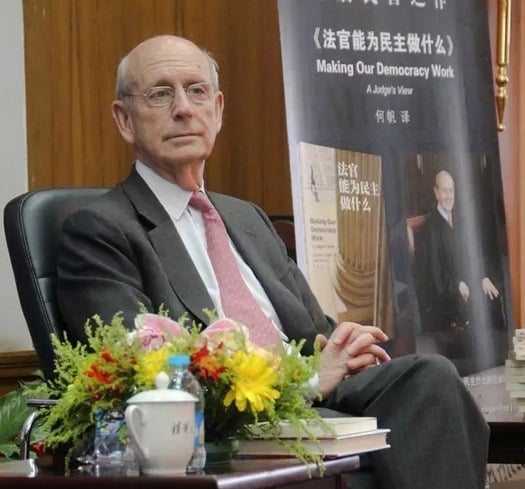  让最高法院查清事实是很困难的事 ——专访美国最高法院大法官布雷耶