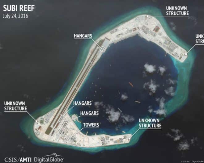  中国在南海争议岛礁建强化飞机库