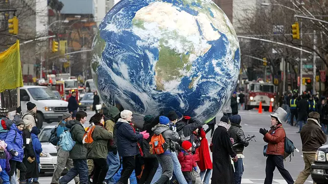  魏城：美俄中“新三国演义”