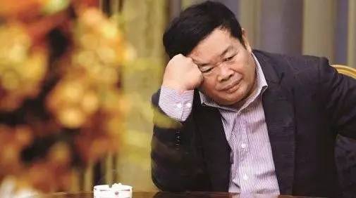  曹德旺现在痛不欲生，给美国工人日薪1000人民币，还被抱怨不能旷工，用10亿美元换来了辱骂、游行、罚款…