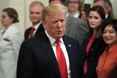  特朗普又搞事情了，考虑给富人减税，可能高达1000亿美元