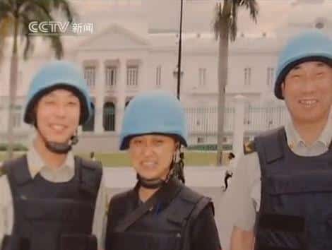  习近平讲述中国维和女警殉职故事，奥巴马起身致意握手12秒