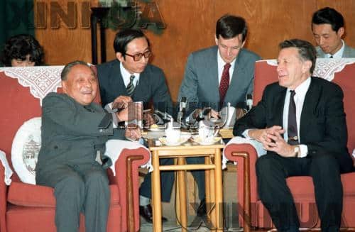  美国前国防部长温伯格：中美军事蜜月期的揭幕人