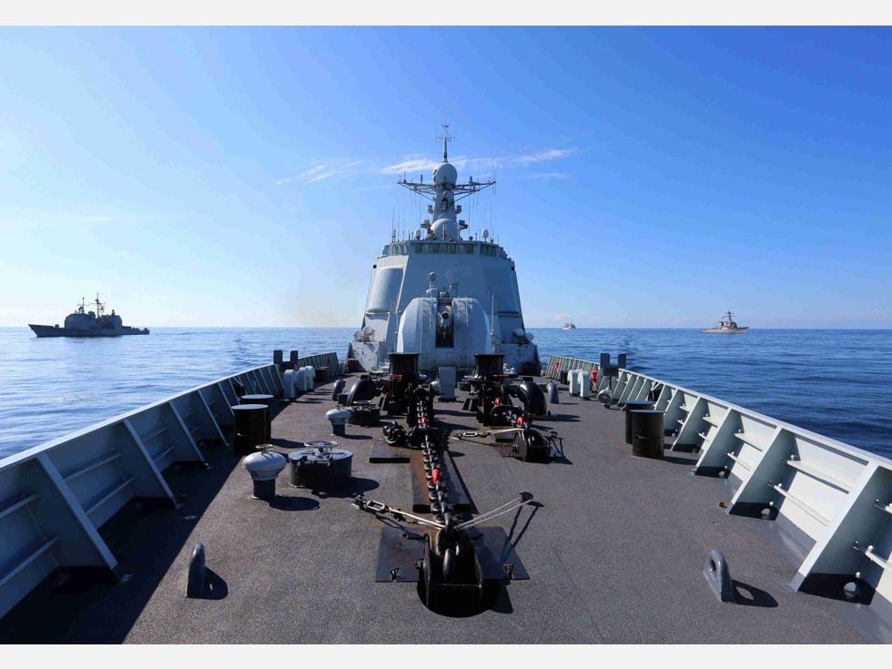  美军南海失控 多艘战舰实弹射击