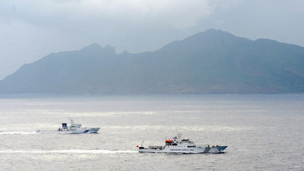  约翰•麦凯恩：应重估美国在南海问题上的对华政策