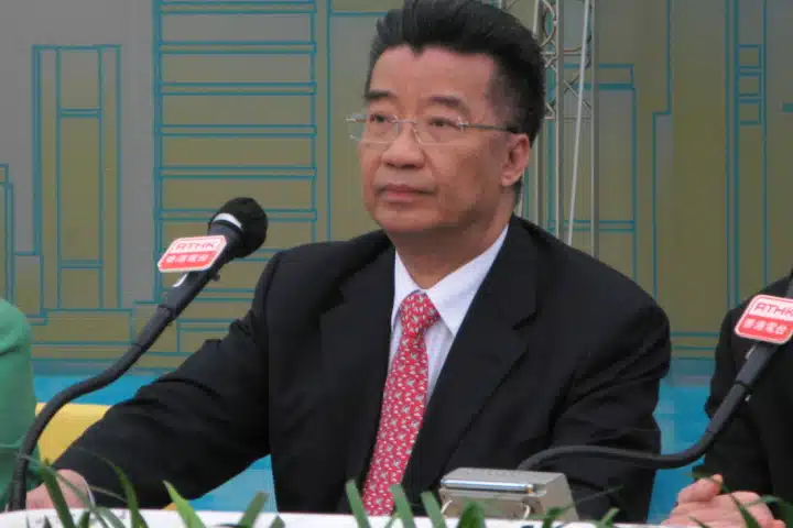  刘梦熊：问题在经济，根⼦在政治