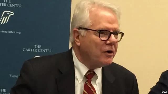  兰普顿：只要中国周边出问题 美中关系就会下滑