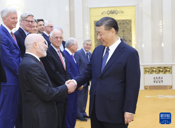  习近平跟美国工商界和战略学术界代表谈改革开放和中美关系