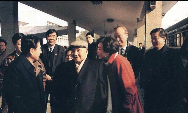  杨枝煌：略论世界经济发展中的邓小平效应