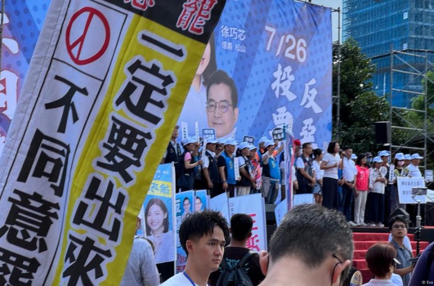 “大罢免”失败 两岸或许避免了一场即时军事危机