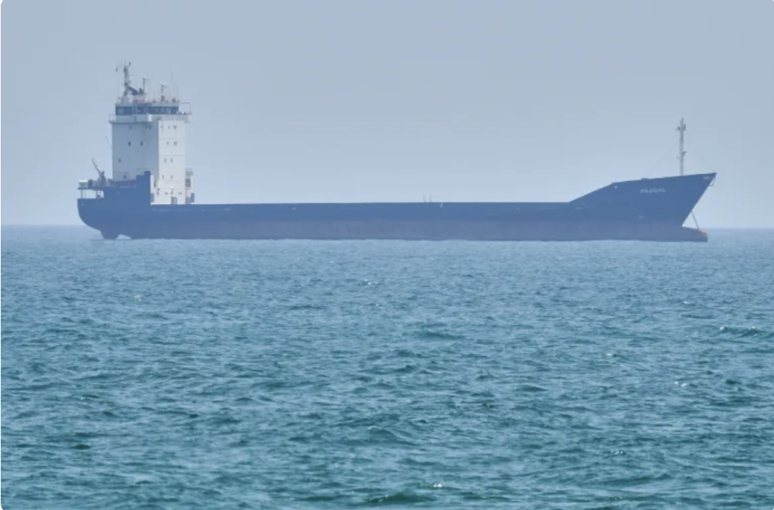  美军扣押自中国出发的伊朗货轮 特朗普很不满